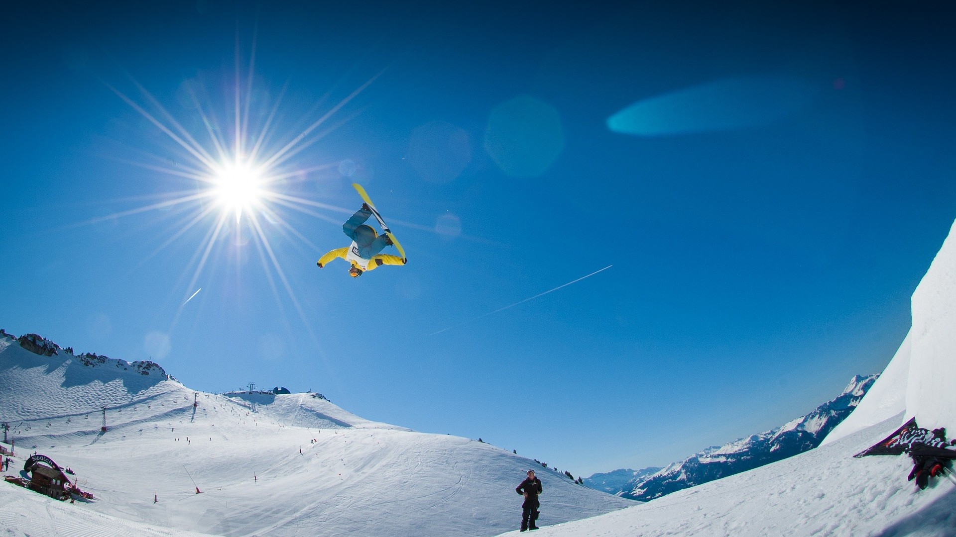 Wintersport Snowboard Snowboardfahrer im Skigebiet
